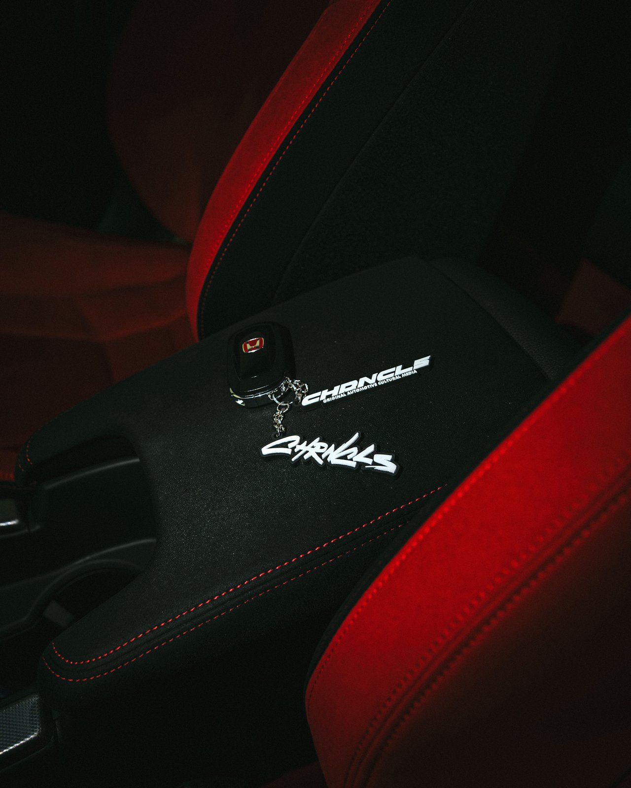 ミュージシャン POINTLESS JOURNEYLOGO KEY CHAIN RED JH - WY Key Fob